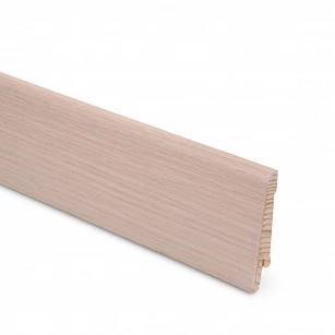 Плинтус шпонированный Lab Arte Oak Cream 70х15х2500 в интерьере