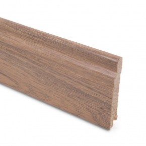 Плинтус шпонированный Lab Arte Oak Rustik 95х15х2500 в интерьере