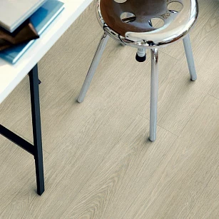 Плитка ПВХ Pergo Classic Plank Premium Click V2107-40013 Дуб Дворцовый серо-бежевый (2,105) в интерьере