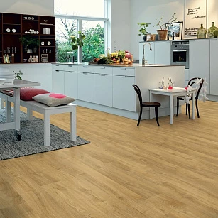Плитка ПВХ Pergo Modern Plank Glue V3231-40096 Дуб Деревенский натуральный 1515*217*2,5 (3,616) в интерьере