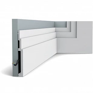 Плинтус из дюрополимера Orac Decor SX181 2000х200х22 в интерьере
